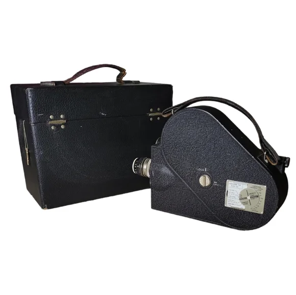 Vintage camera set Kodak Vintage Cameras in Black and Silver - Picture 14 of 16